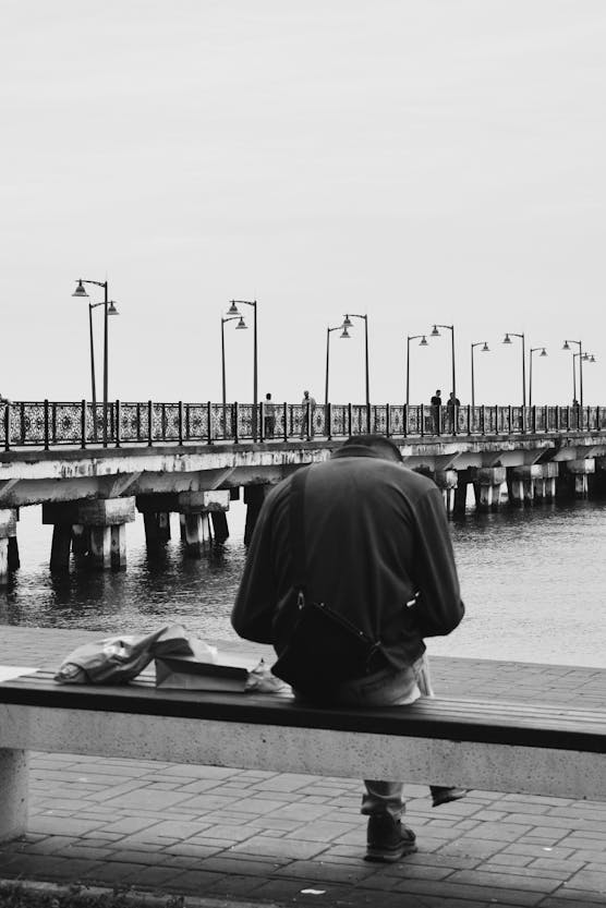 Dlaczego trudno zaufać innym? Paranoiczna osobowość w relacjach - artykuł psychologiczny
