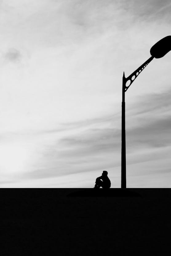 Gdy dystans i nieufność dominują w relacjach - zaburzenia osobowości z wiązki A - artykuł psychologiczny